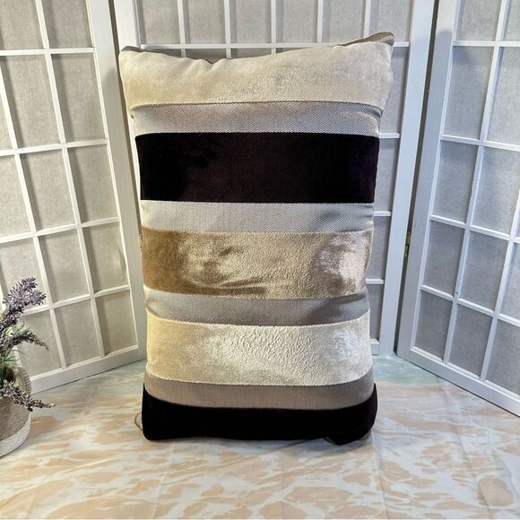 Decorative Pillows - Picture 7 of 12